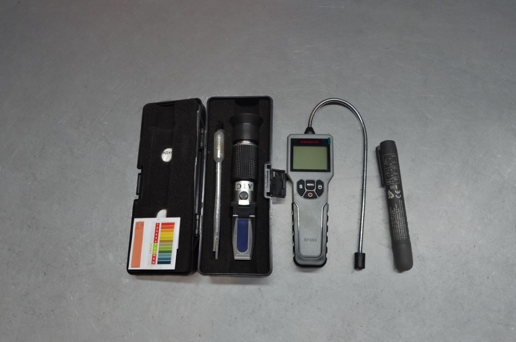 набор для калибровки и визуальная оценки параметров жидкостей.png